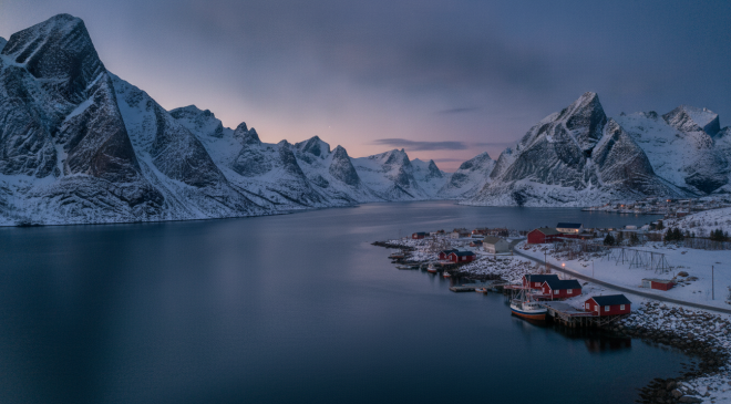 partez à la découverte des orques et baleines lors d'une exploration unique des paysages marins spectaculaires de tromsø et skjervøy en norvège. une aventure inoubliable au cœur de la nature sauvage.