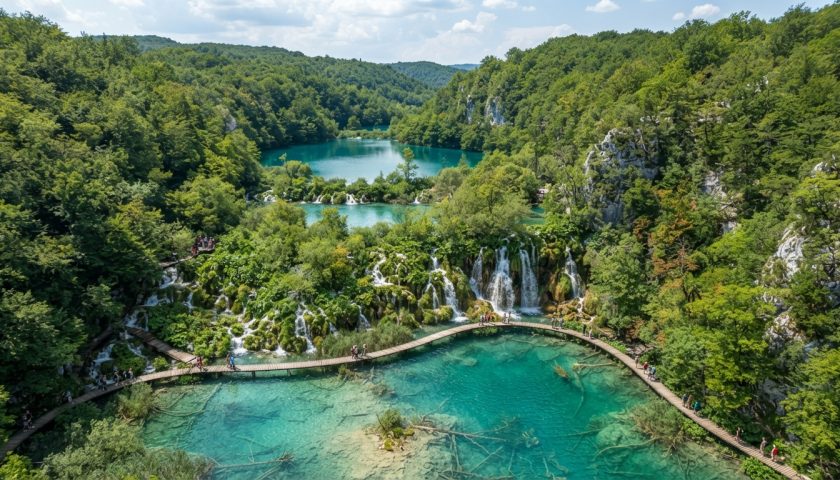 découvrez un itinéraire de 15 jours en croatie : villes historiques, plages adriatiques, parcs naturels et conseils pratiques pour un road trip inoubliable.
